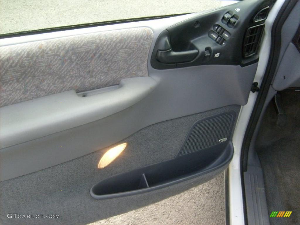 1999 Grand Voyager Expresso - Bright White / Mist Gray photo #12