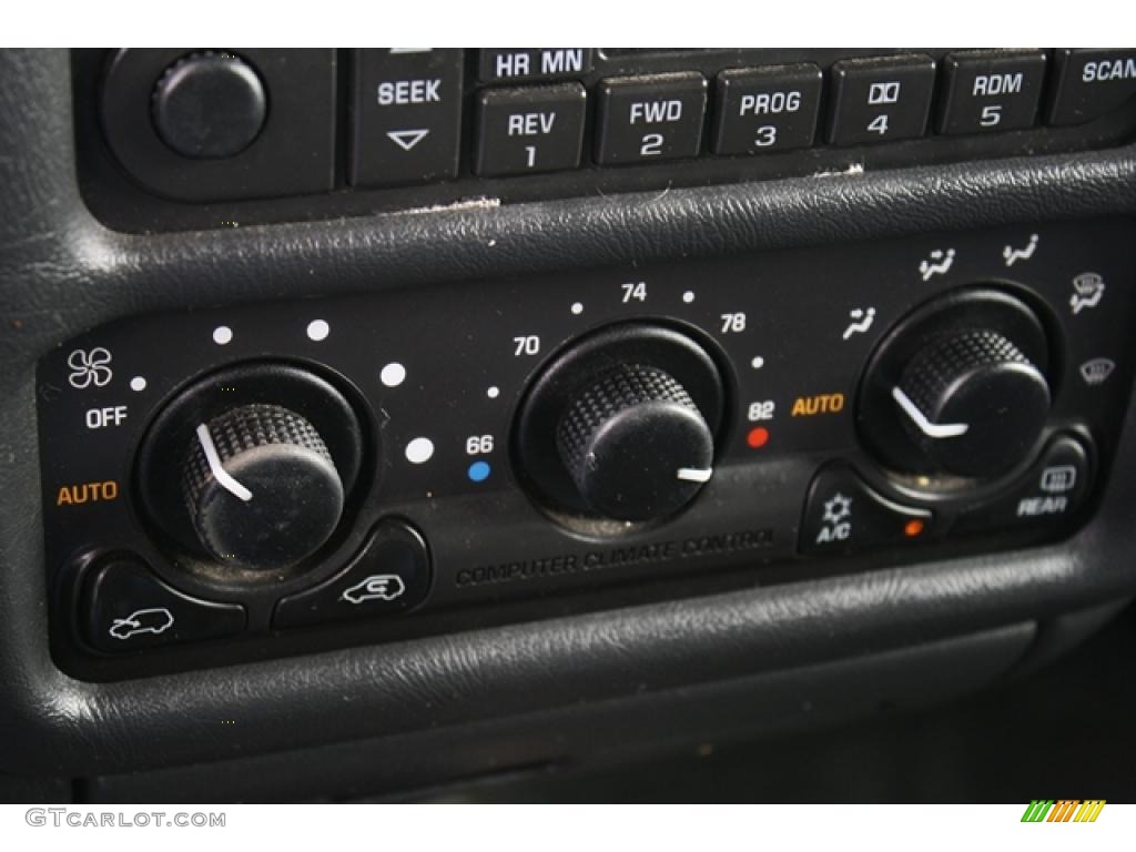 1999 Oldsmobile Bravada AWD Controls Photo #44880821