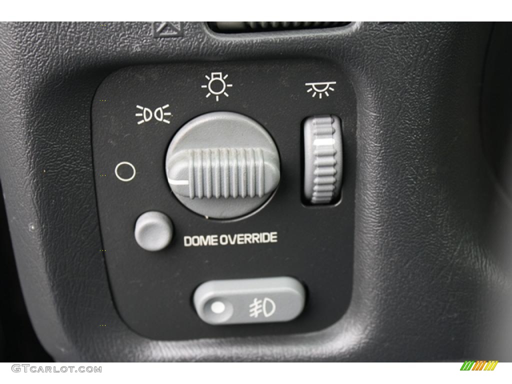 1999 Oldsmobile Bravada AWD Controls Photos