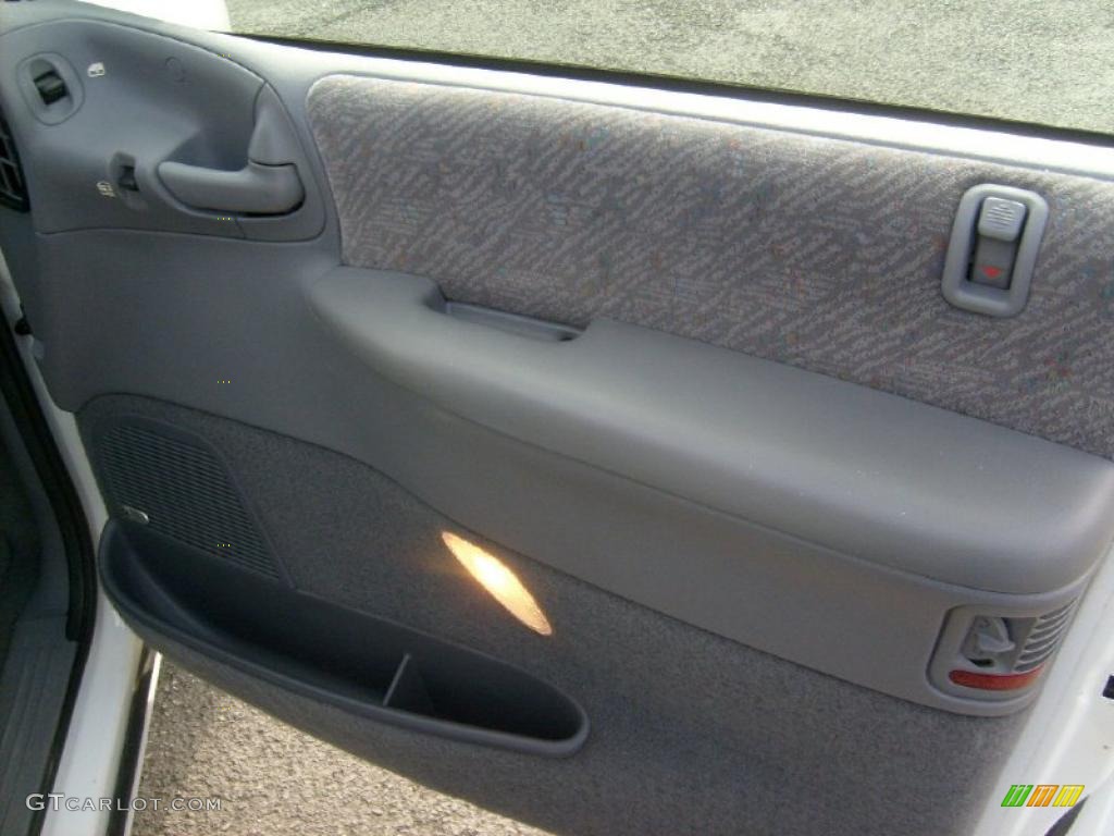 1999 Grand Voyager Expresso - Bright White / Mist Gray photo #18