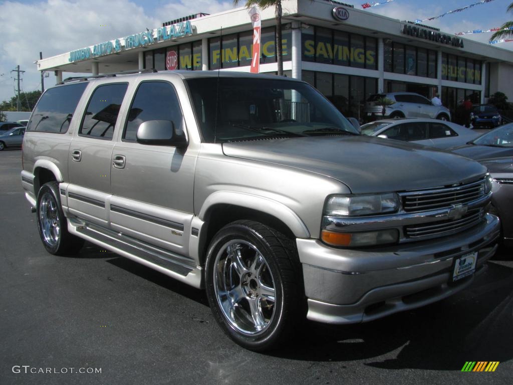 2002 Suburban 1500 LS - Light Pewter Metallic / Medium Gray/Neutral photo #1