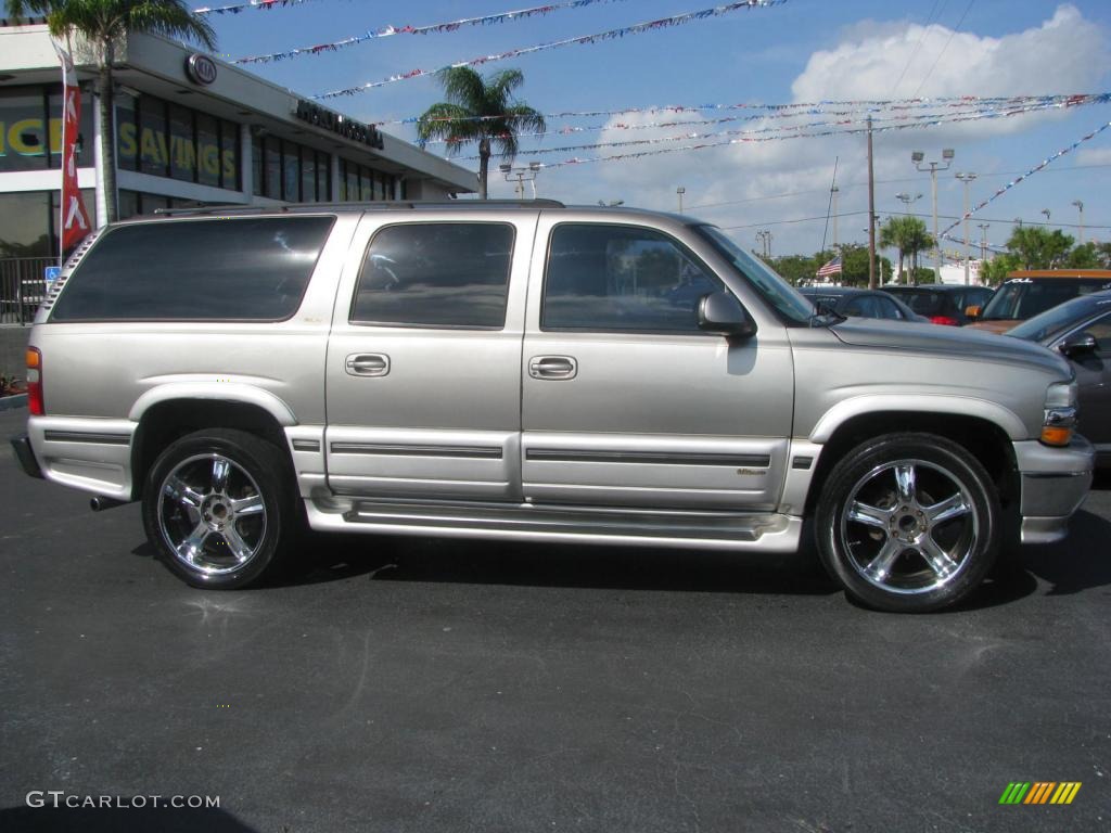 2002 Chevrolet Suburban 1500 LS Custom Wheels Photo #44882037
