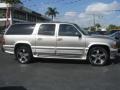 2002 Chevrolet Suburban 2500 LT 4x4 Wheel and Tire Photo