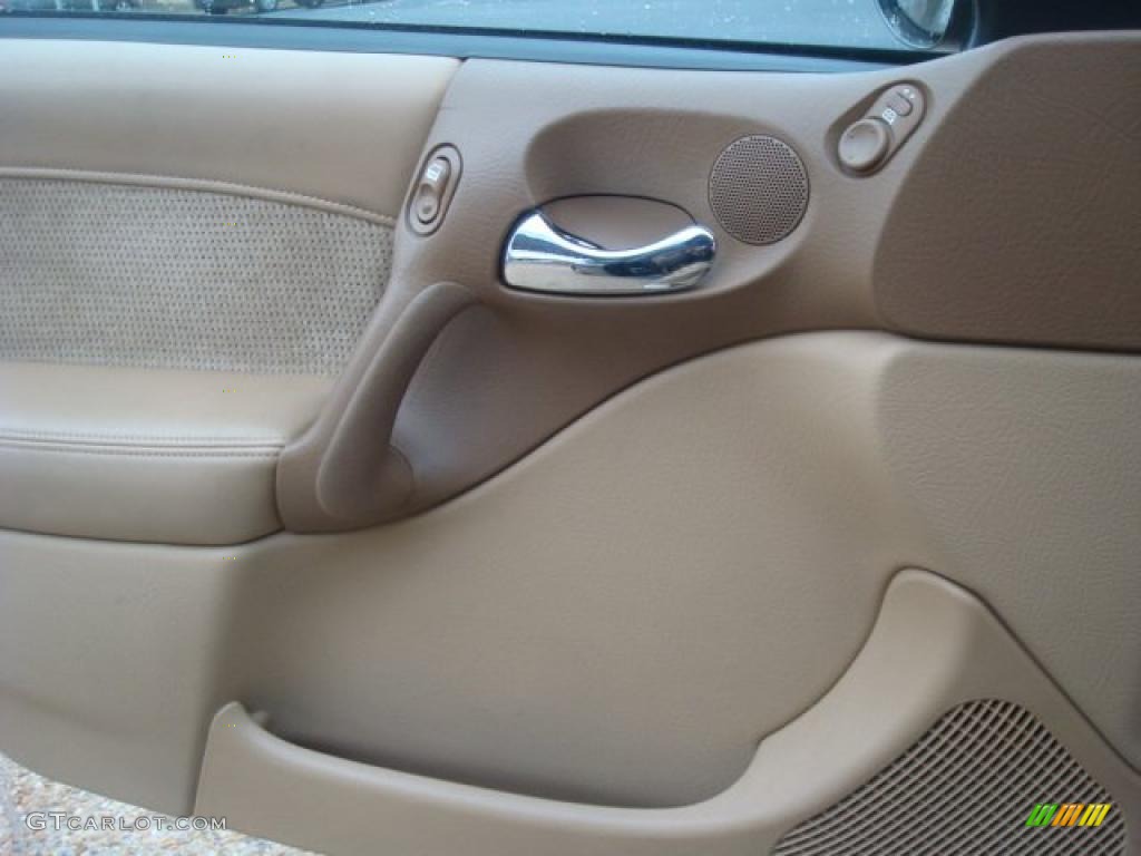 2002 Saturn L Series L200 Sedan Medium Tan Door Panel Photo #44889266