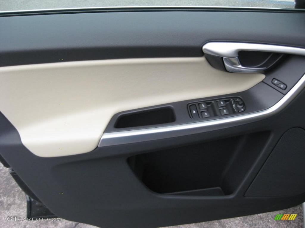2011 Volvo XC60 T6 AWD R-Design R Design Beige/Off Black Inlay Door Panel Photo #44892467