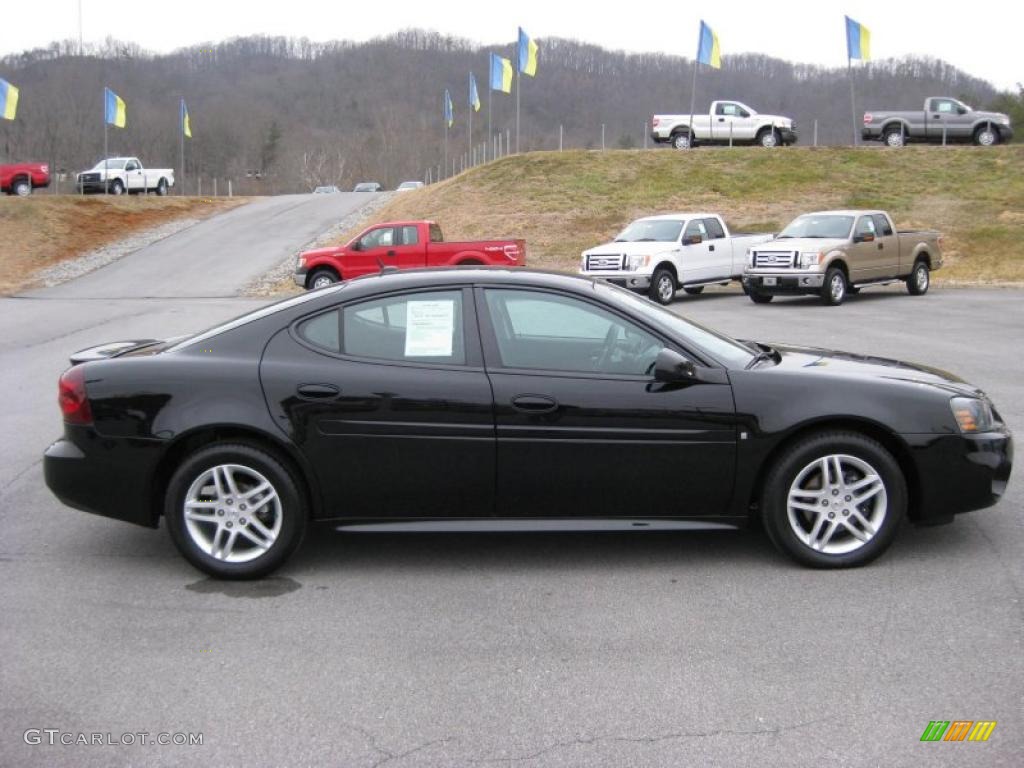 2006 Grand Prix GT Sedan - Black / Ebony photo #5