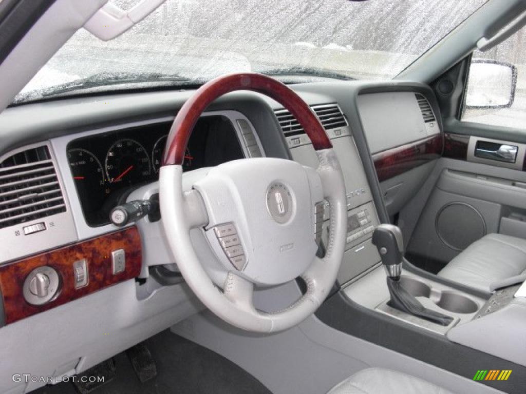 Dove Grey Interior 2004 Lincoln Navigator Luxury 4x4 Photo #44893361
