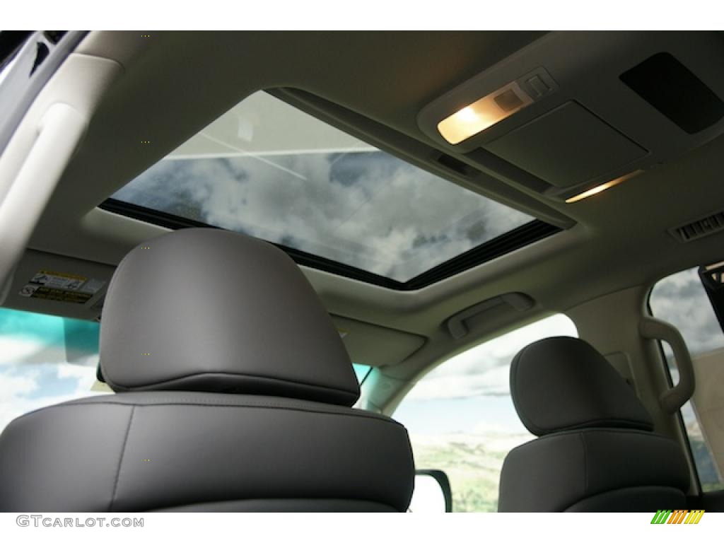 2011 Toyota Land Cruiser Standard Land Cruiser Model Sunroof Photos