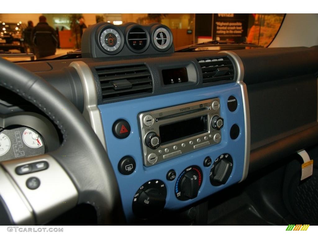 2011 Toyota FJ Cruiser 4WD Controls Photo #44895181