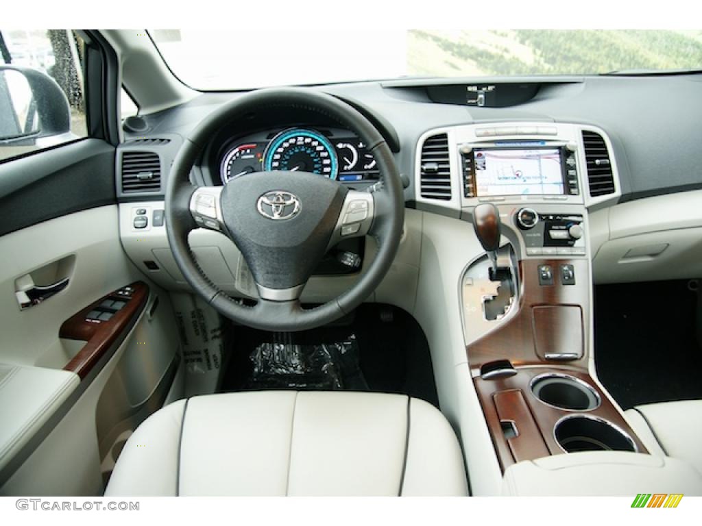 2011 Toyota Venza V6 AWD Light Gray Dashboard Photo #44895498