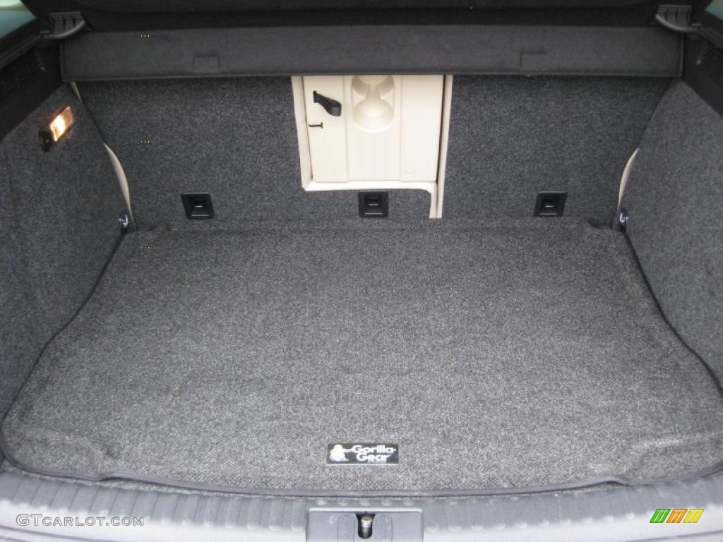 2009 Volkswagen Tiguan SE 4Motion Trunk Photos