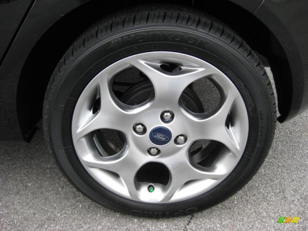 2011 Ford Fiesta SES Hatchback Wheel Photo #44896651