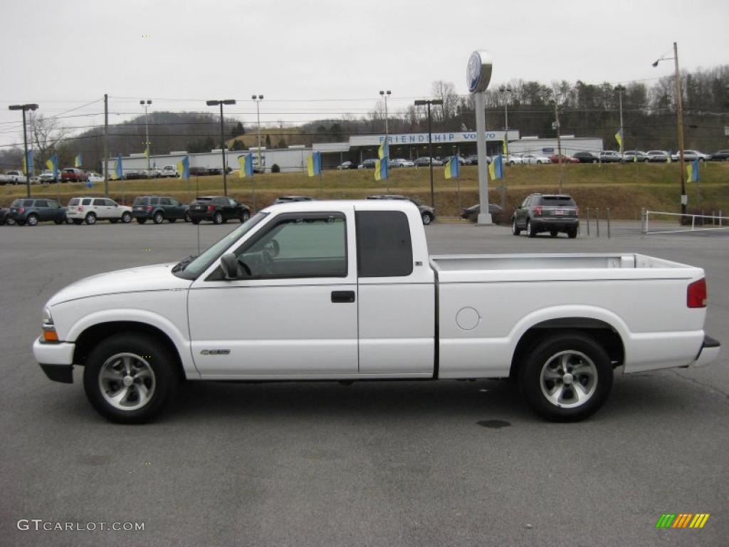 2003 S10 LS Extended Cab - Summit White / Graphite photo #1