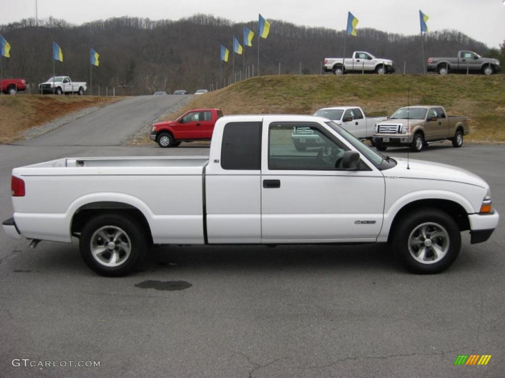 Summit White 2003 Chevrolet S10 LS Extended Cab Exterior Photo #44896727