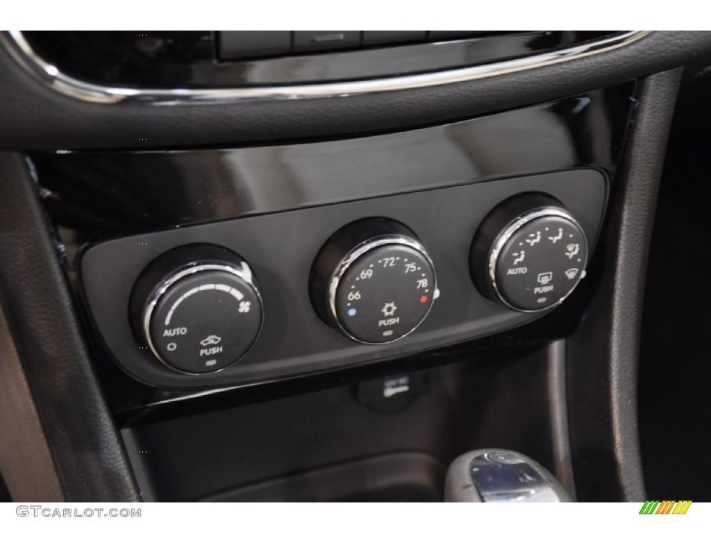 2011 Chrysler 200 Touring Controls Photo #44897538