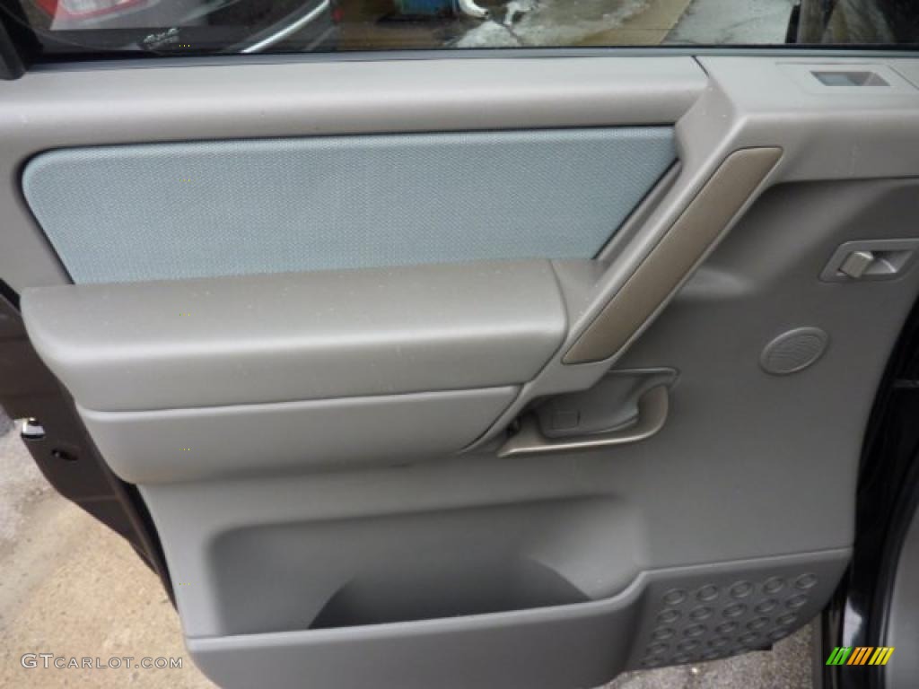 2005 Nissan Titan XE Crew Cab 4x4 Graphite/Titanium Door Panel Photo #44904771