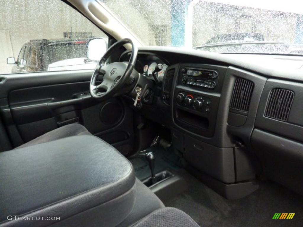 2002 Ram 1500 SLT Quad Cab 4x4 - Black / Dark Slate Gray photo #19