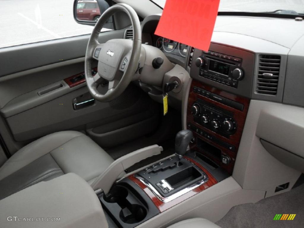 2005 Grand Cherokee Limited 4x4 - Deep Beryl Green Pearl / Dark Khaki/Light Graystone photo #20