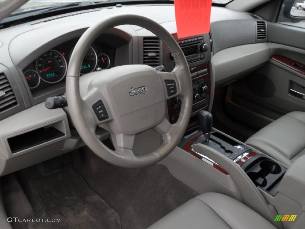 2005 Grand Cherokee Limited 4x4 - Deep Beryl Green Pearl / Dark Khaki/Light Graystone photo #25