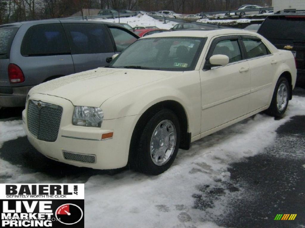 2005 300 Touring - Cool Vanilla / Dark Slate Gray/Light Graystone photo #1