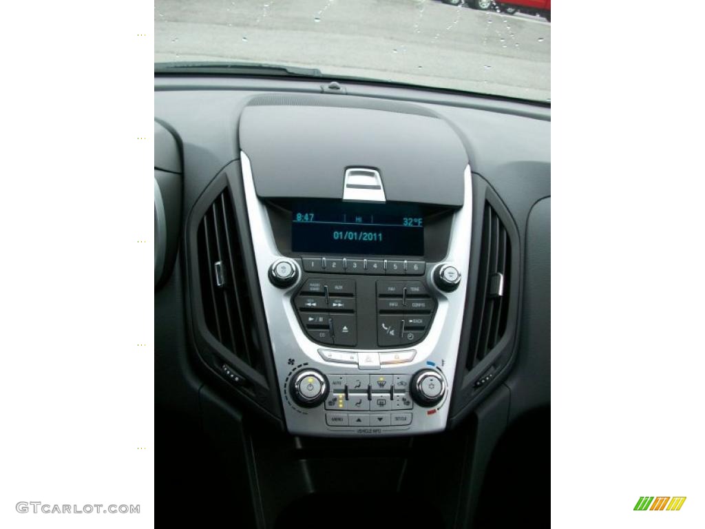 2011 Chevrolet Equinox LT AWD Controls Photo #44909315