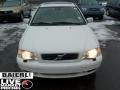 White - S40 1.9T Photo No. 2