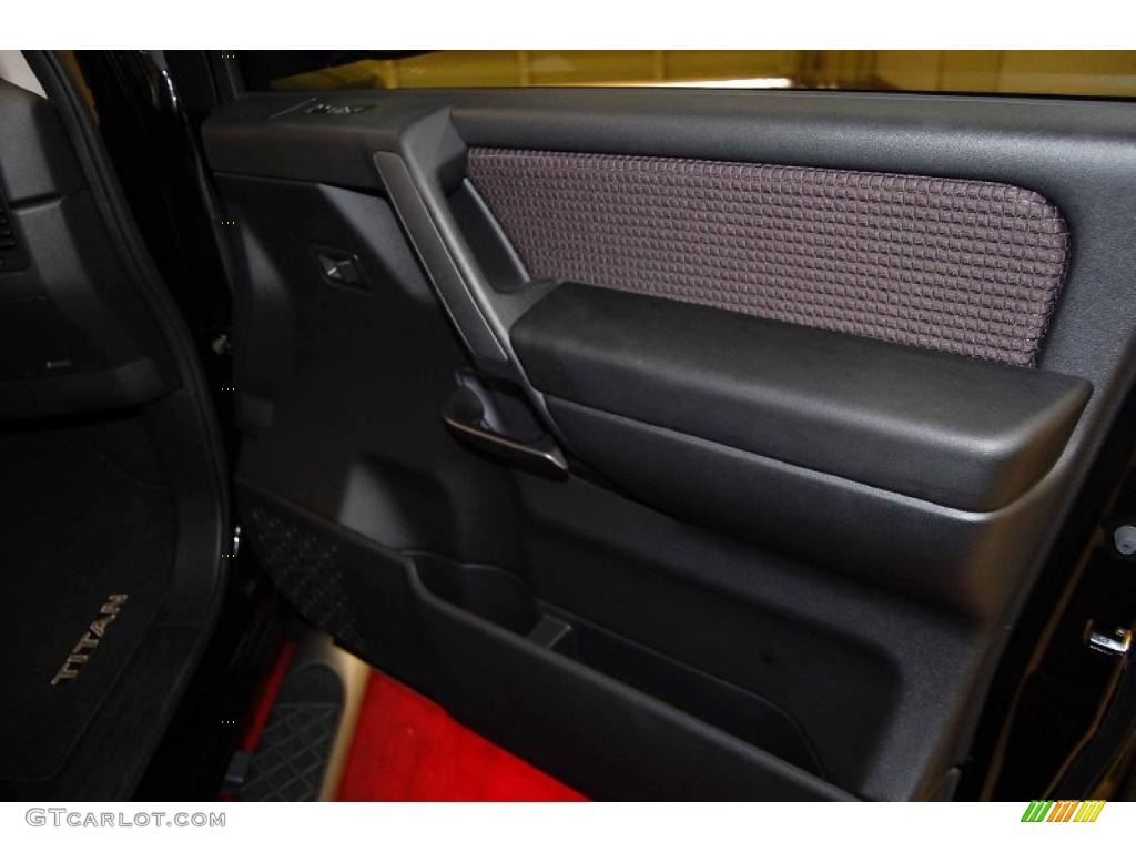 2010 Nissan Titan SE Crew Cab Door Panel Photos