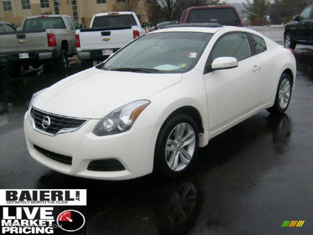 2010 Altima 2.5 S Coupe - Winter Frost White / Charcoal photo #3