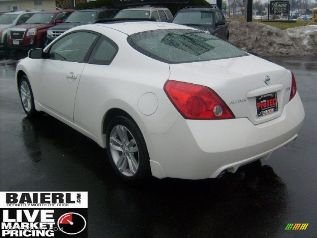 2010 Altima 2.5 S Coupe - Winter Frost White / Charcoal photo #5
