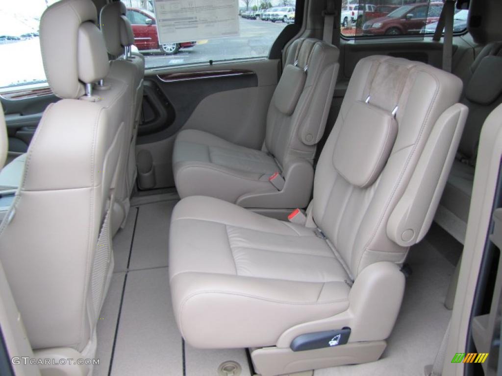 Dark Frost Beige/Medium Frost Beige Interior 2011 Chrysler Town & Country Limited Photo #44912075