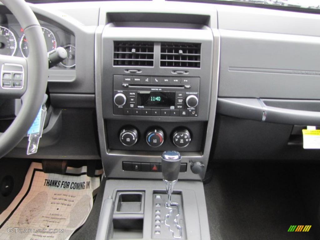 2011 Jeep Liberty Jet Sport Controls Photos