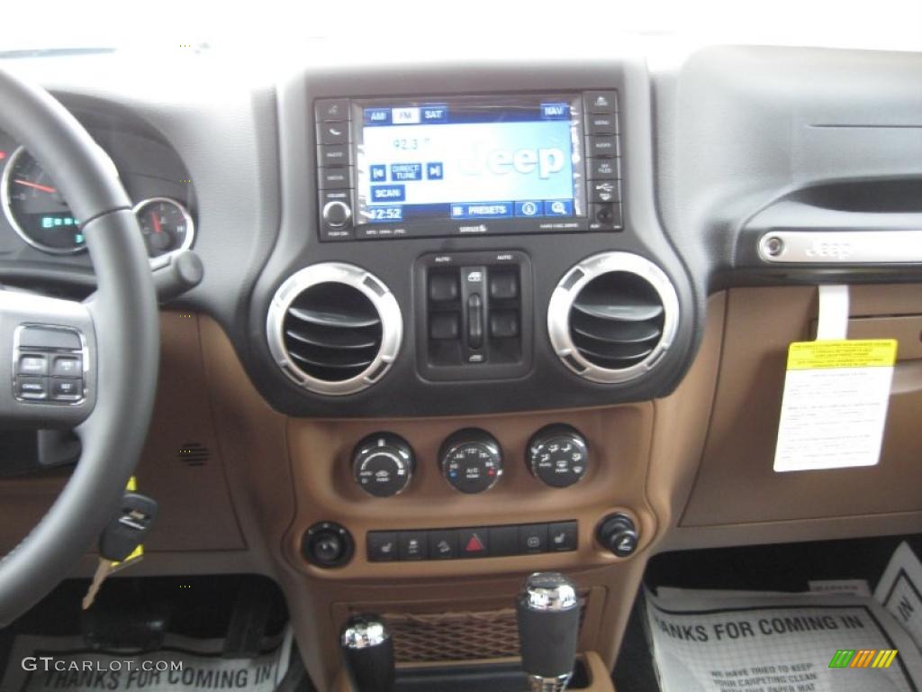 2011 Jeep Wrangler Unlimited Sahara 4x4 Controls Photo #44914620