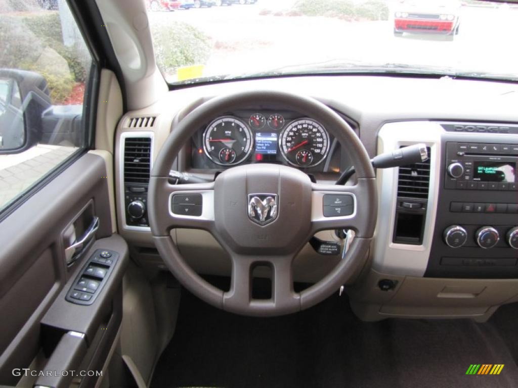 2010 Ram 1500 SLT Crew Cab - Brilliant Black Crystal Pearl / Light Pebble Beige/Bark Brown photo #24