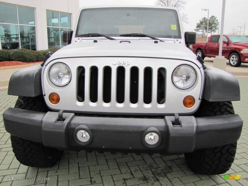 Bright Silver Metallic 2010 Jeep Wrangler Unlimited Sport 4x4 Exterior Photo #44917756
