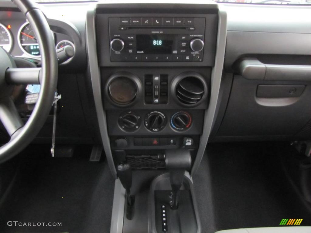 2010 Jeep Wrangler Unlimited Sport 4x4 Controls Photo #44917952