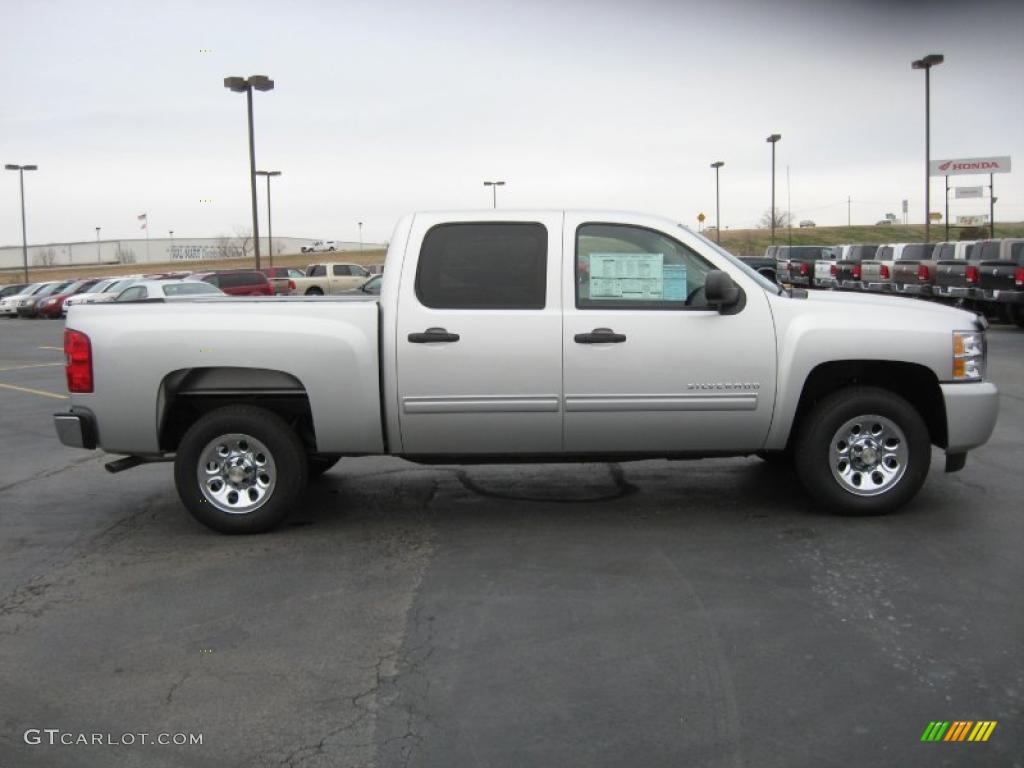 2011 Silverado 1500 LS Crew Cab - Sheer Silver Metallic / Dark Titanium photo #4