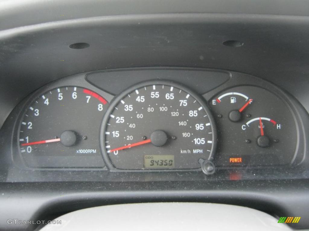 2001 Suzuki Grand Vitara JLX 4x4 Gauges Photo #44920800