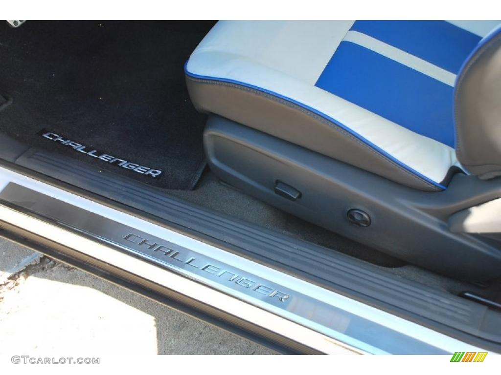 2011 Dodge Challenger SRT8 392 Inaugural Edition Marks and Logos Photo #44924084