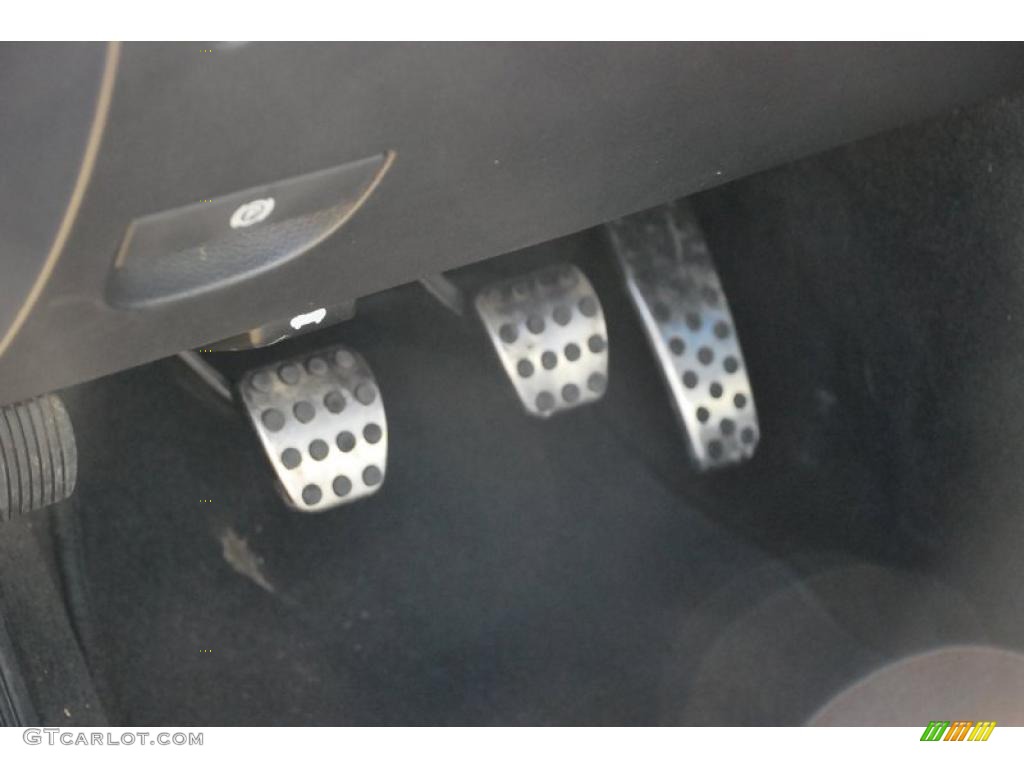 2011 Dodge Challenger SRT8 392 Inaugural Edition Controls Photo #44924114