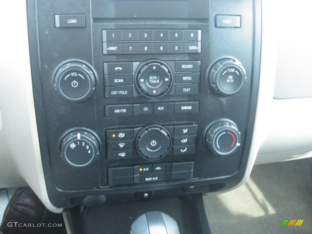 2009 Ford Escape XLS Controls Photo #44924937
