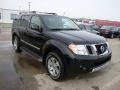 Super Black - Pathfinder LE 4x4 Photo No. 4