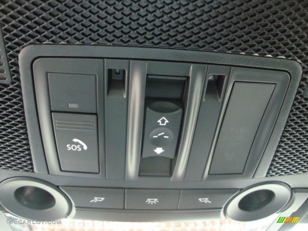 2010 BMW X5 M Standard X5 M Model Controls Photo #44928985