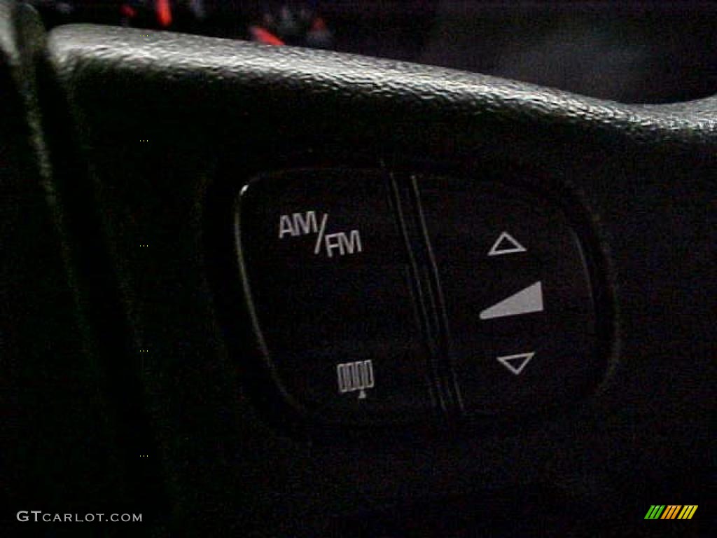 2003 TrailBlazer LS - Summit White / Medium Pewter photo #23