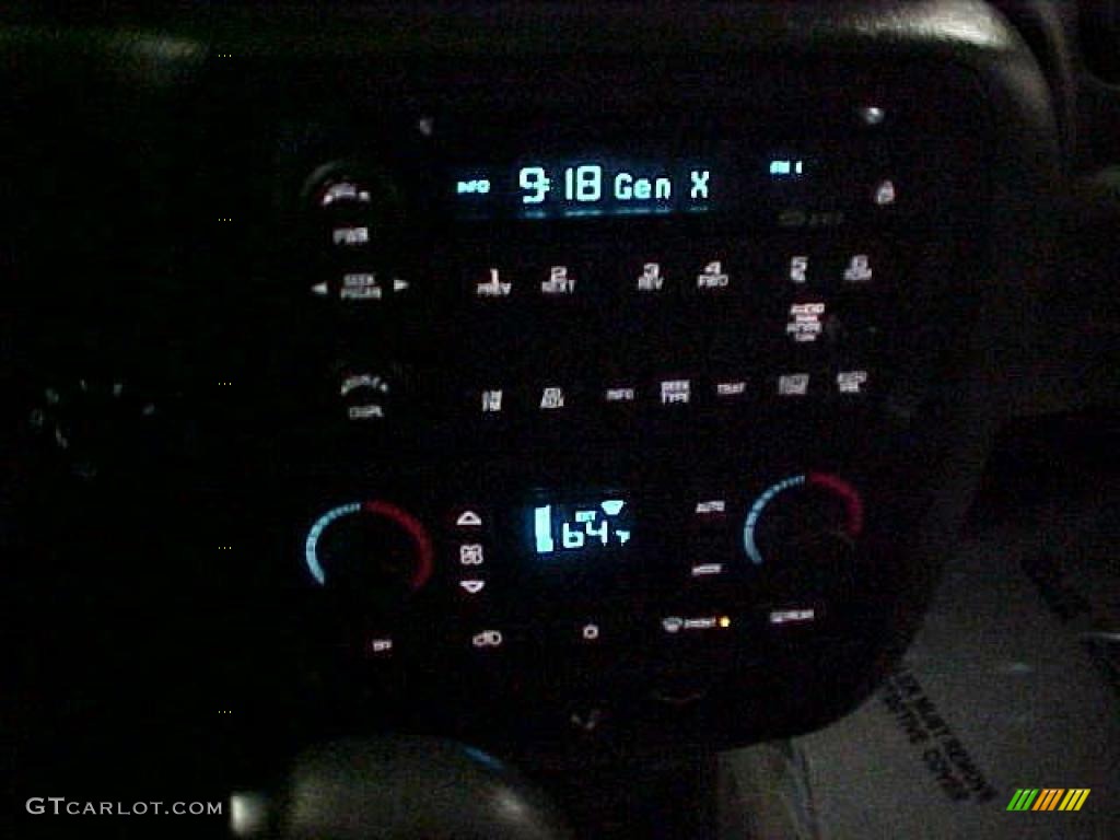 2003 TrailBlazer LS - Summit White / Medium Pewter photo #25