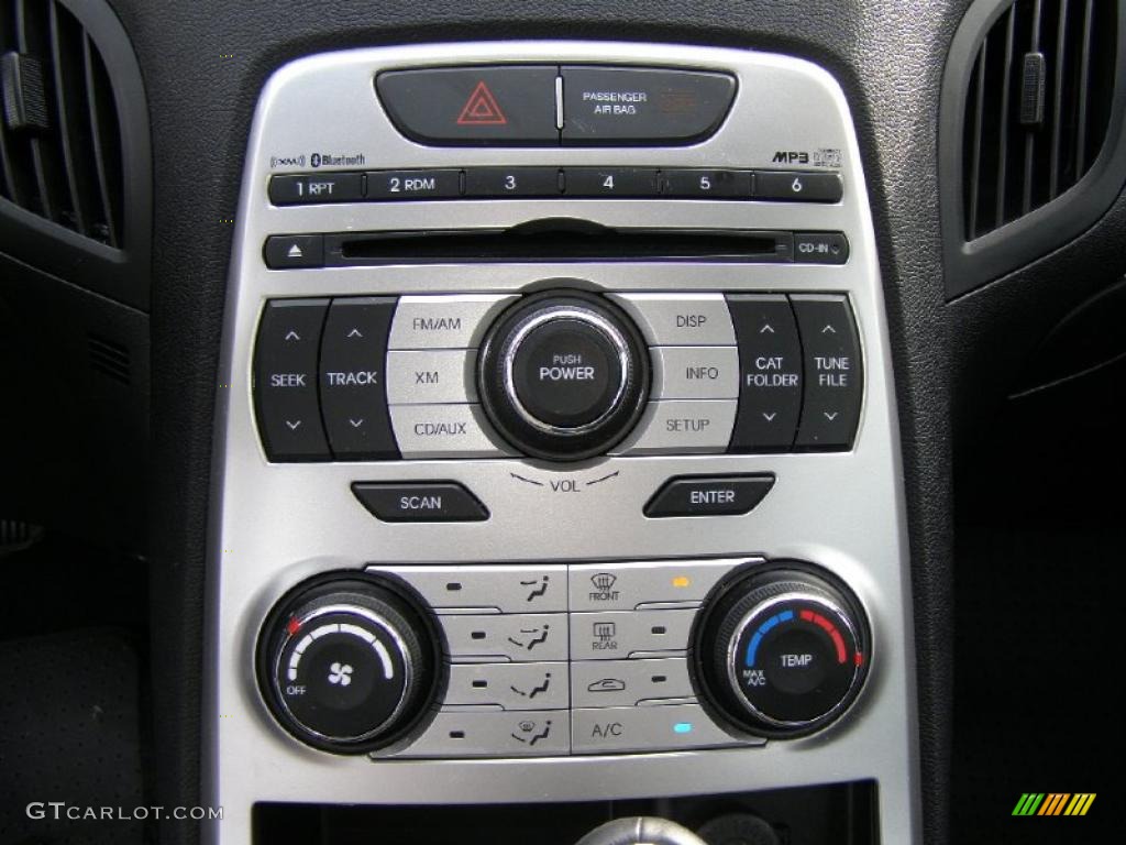 2010 Hyundai Genesis Coupe 2.0T Controls Photo #44935085