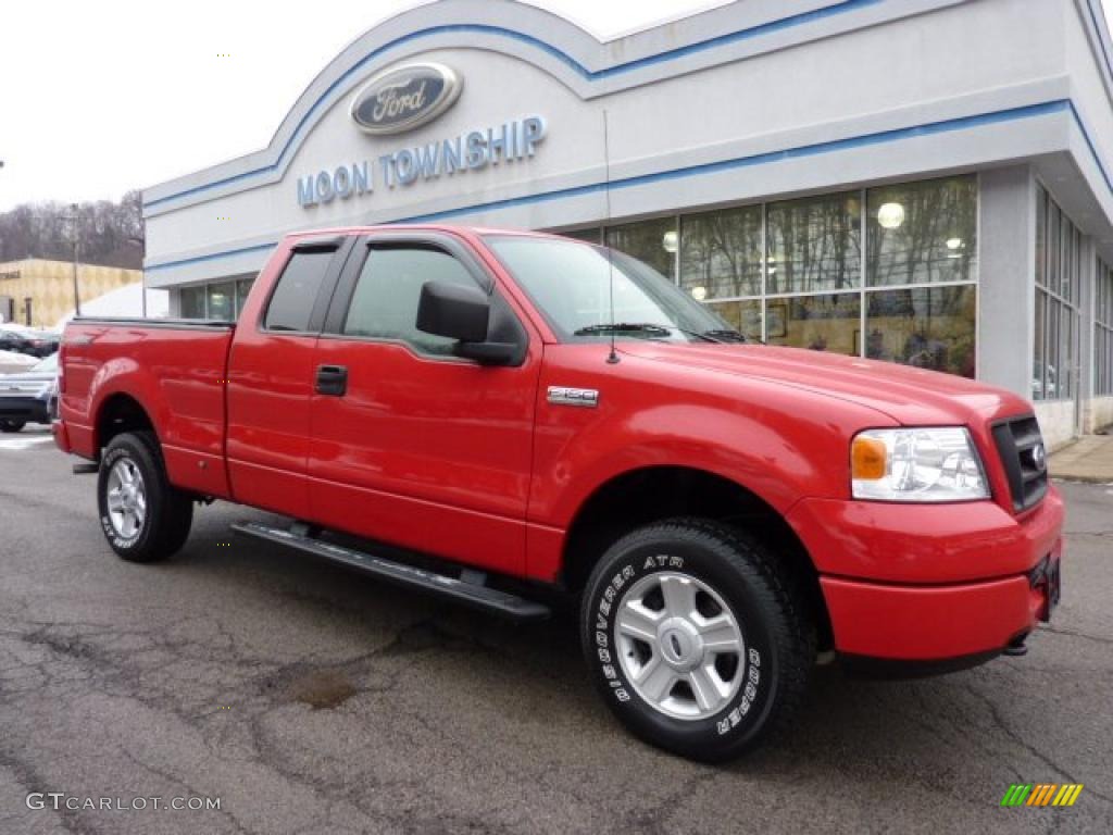 2005 F150 STX SuperCab 4x4 - Bright Red / Medium Flint Grey photo #1