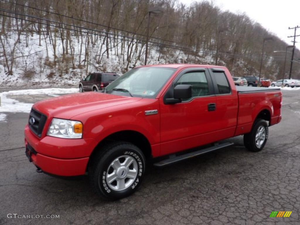 2005 F150 STX SuperCab 4x4 - Bright Red / Medium Flint Grey photo #5