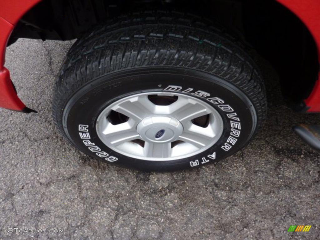 2005 F150 STX SuperCab 4x4 - Bright Red / Medium Flint Grey photo #7