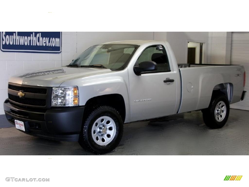 2011 Silverado 1500 Regular Cab 4x4 - Sheer Silver Metallic / Dark Titanium photo #2