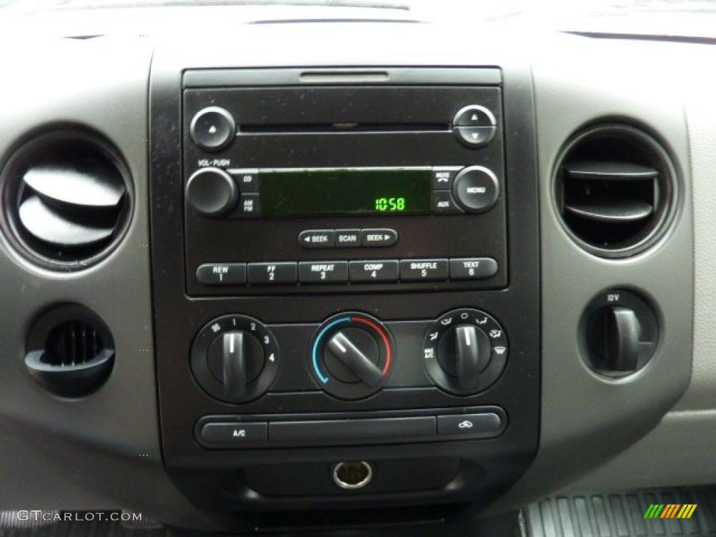 2005 F150 STX SuperCab 4x4 - Bright Red / Medium Flint Grey photo #13